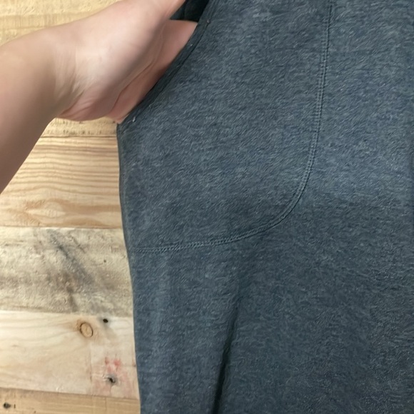 Reebok size medium gray sweatpants with pockets - Picture 2 of 7
